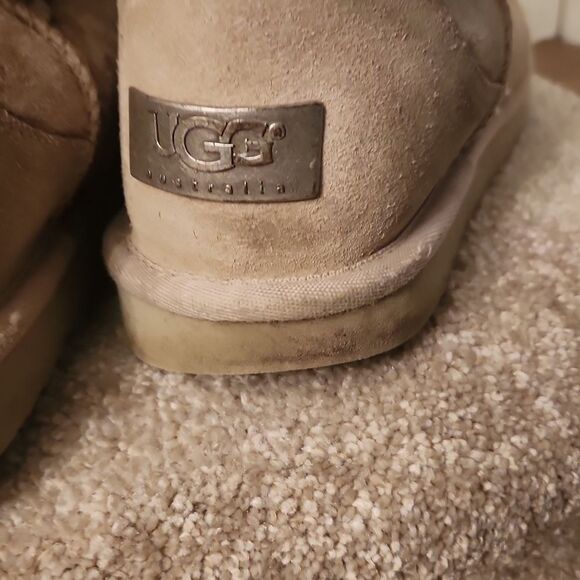 Ugg Classic Short Tan Suede Boots w/ Print "Sundance II" Size 7 - Picture 9 of 12